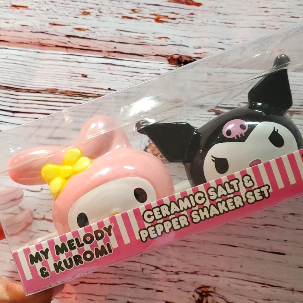 🆕️ CUTE SANRIO MY MELODY & KUROMI CERAMIC SALT & PEPPER SHAKER SET